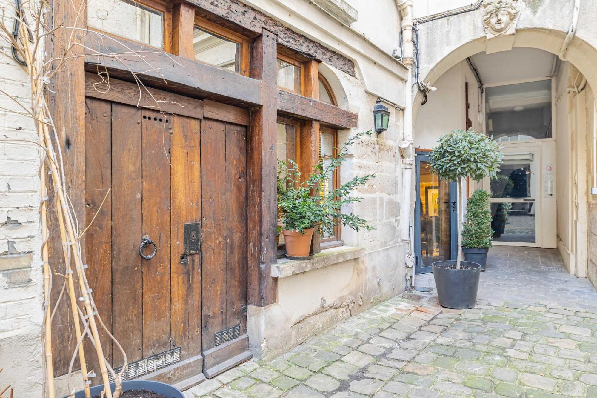Apartment Akipik Paris